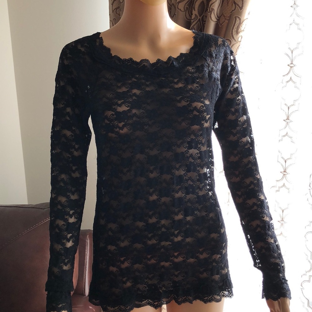 Long sleeve women lace top.